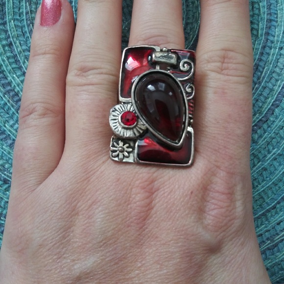 Artistic Ring - Picture 3 of 5